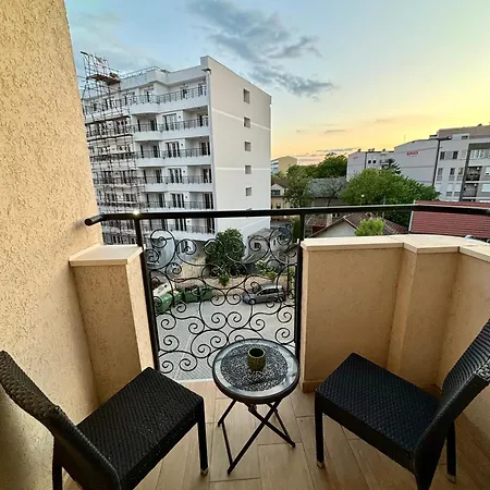 Апартаменты Three *