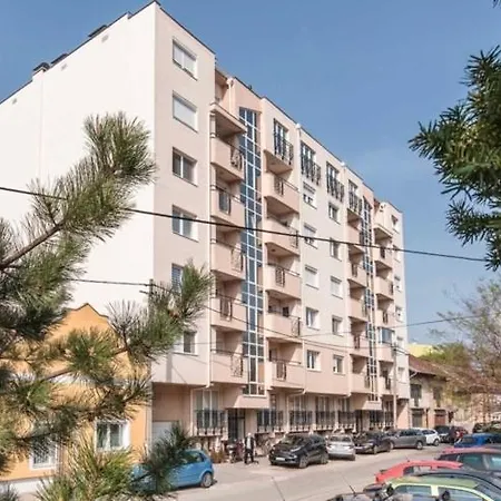 Three Апартаменты Суботица